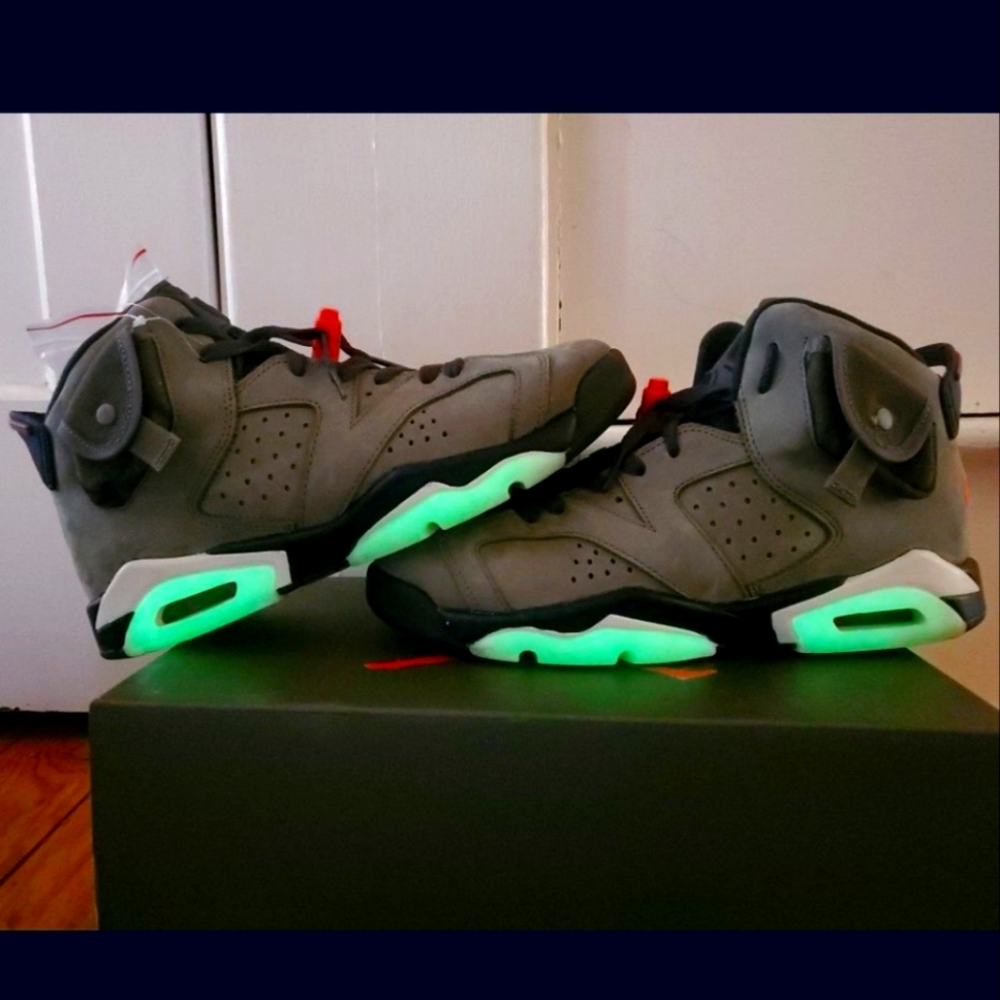 TRAVIS SCOTT 6's.... Grade School Size:7y